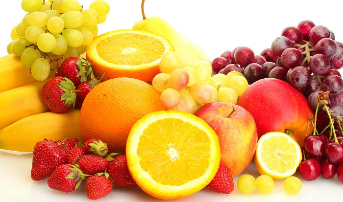 Trái cây là nguồn cung cấp vitamin dồi dào cho bữa ăn của bé